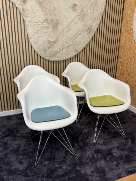Design stoelen |  Vitra look | Set van 4 - Image 2